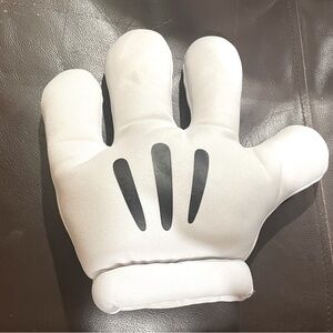 Officially vintage from the park Mickey Mouse glove